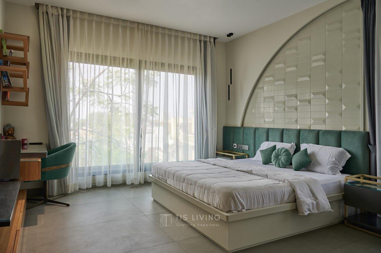 M Residence — image 8